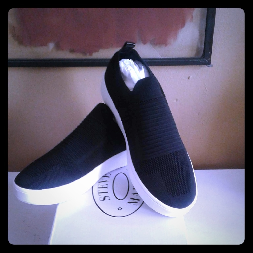 Brand NEW in Box Steve Madden Zinc Slip On Sneaker